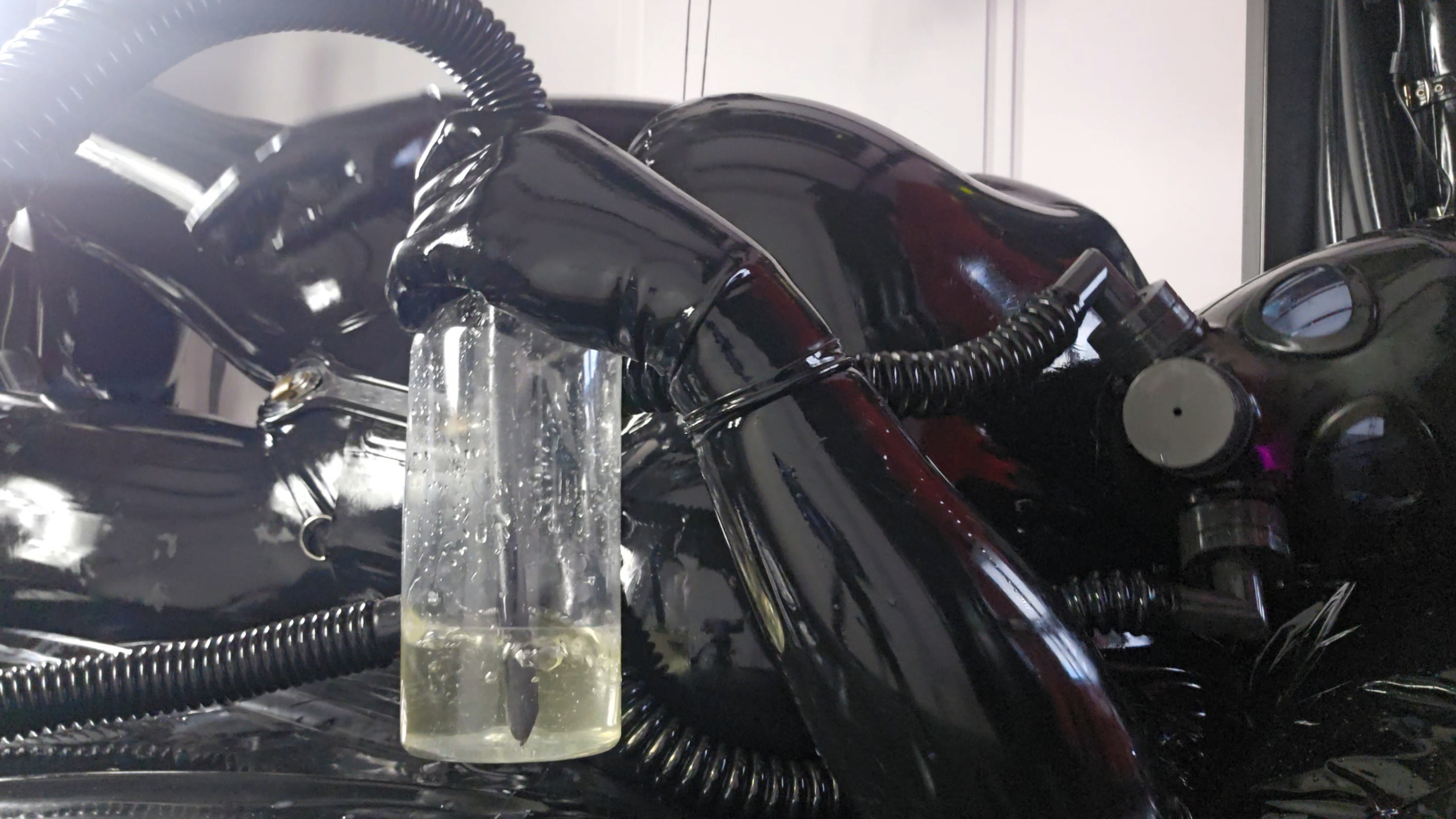 Rubber Piss & Remote Control.00_23_21_32.Standbild006